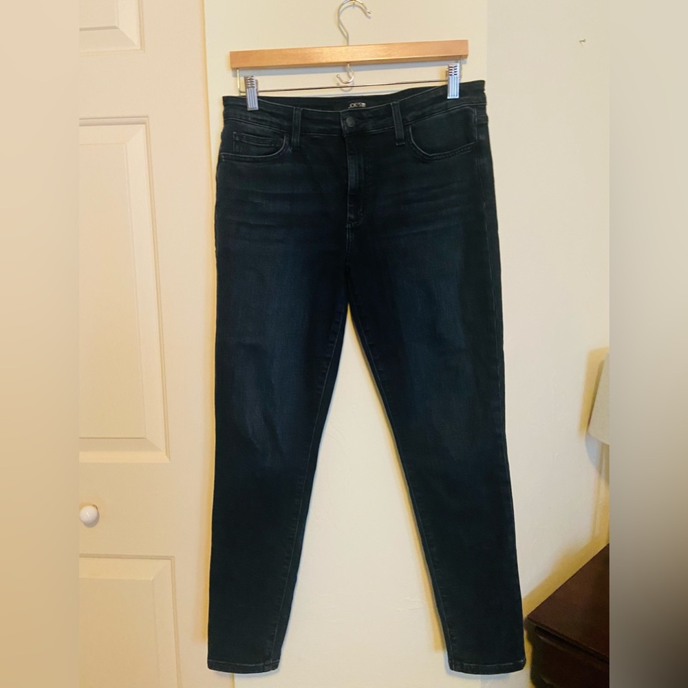 How’s Women’s Jeans, size 30